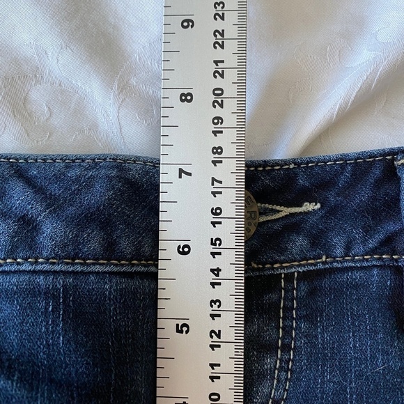 Silver Jeans Women's Low Rise Medium Wash SANTORINI Cropped 3/4 Jeans Size 28 - Picture 11 of 13